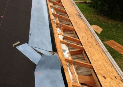 wall to roof truss connector